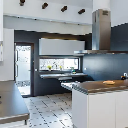 Kamezi Boutique Hotel 4*