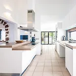 Ξενοδοχείο Kamezi Boutique 4*