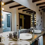 Kamezi Boutique 4*