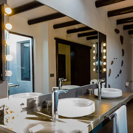 Kamezi Boutique 4*